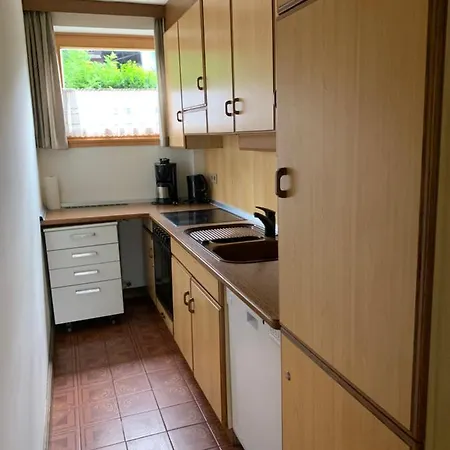 Haus Alpenruhe 아파트 *